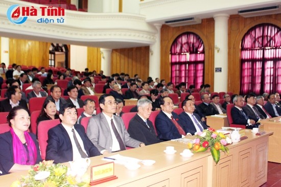 В провинциях Вьетнама прошли встречи с депутатами парламента разных поколений  - ảnh 1